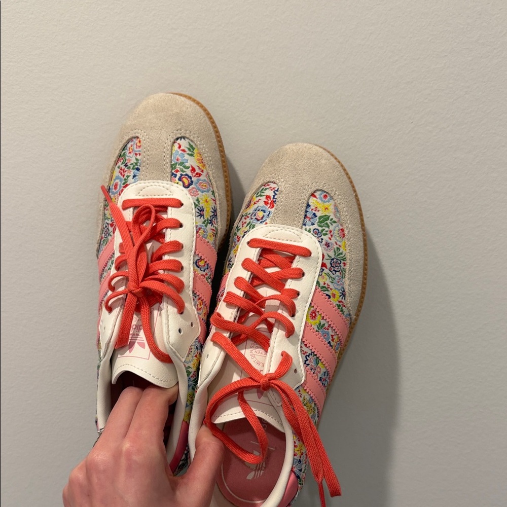 adidas kids liberty London Cream Floral Sneakers with Pink Insole & Coral Laces